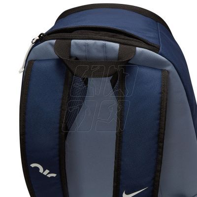 7. Plecak Nike Air DV6246-410