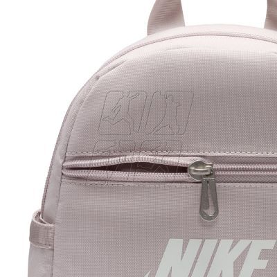 5. Plecak Nike Sportswear Futura 365 Mini CW9301-019
