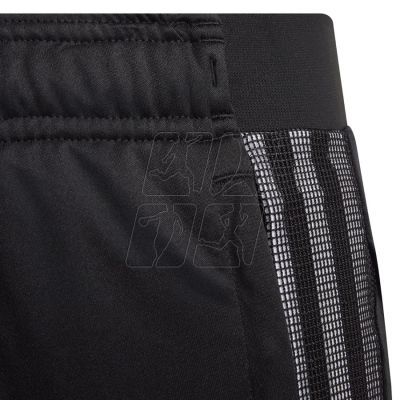 3. Spodnie adidas Tiro 21 3/4 Pant Jr GM7373