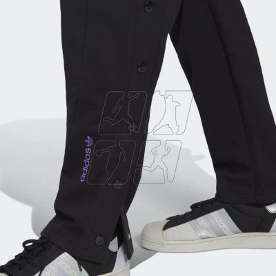 5. Spodnie adidas Originals Adibreak Sweat M  HN0379