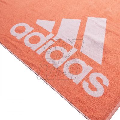 2. Ręcznik sportowy adidas Towel L IC4959
