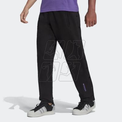 2. Spodnie adidas Originals Adibreak Sweat M  HN0379