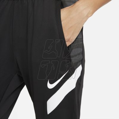 4. Spodnie Nike Strike 21 W CW6093-010