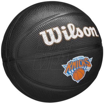 3. Piłka do koszykówki Wilson Team Tribute New York Knicks Mini Ball WZ4017610XB