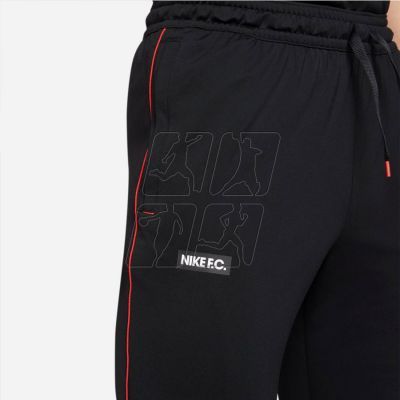 4. Spodnie Nike Dri-Fit Libero M DH9666 010
