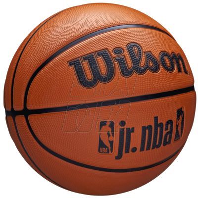 2. Piłka do koszykówki Wilson NBA Jr DRV Fam Logo Ball WZ3013001XB