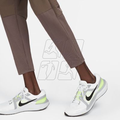 4. Spodnie Nike Dri-FIT ADV AeroSwift W DM4615-004