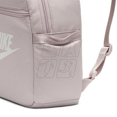 6. Plecak Nike Sportswear Futura 365 Mini CW9301-019