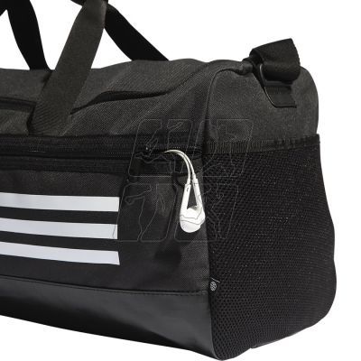5. Torba adidas Essentials Training Duffel Bag S HT4749