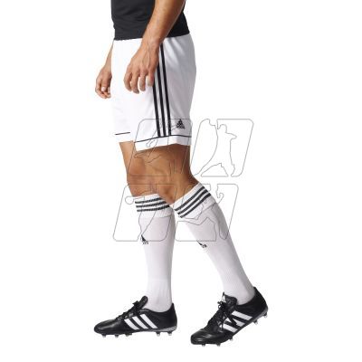 Spodenki piłkarskie adidas Squadra 17 M BJ9227 w kolorze białym, posiadają technologię climalite