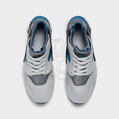 4. Buty Nike Huarache Run W FB8030-001