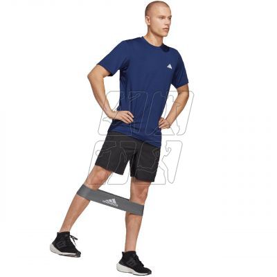 4. Koszulka adidas Train Essentials Stretch Training M IC7414