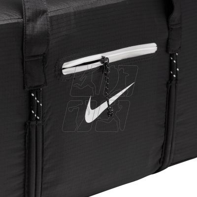 4. Torba Nike DB0306-010