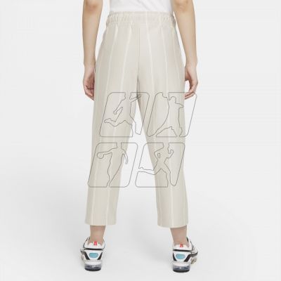 2. Spodnie Nike Sportswear W DD5184-236