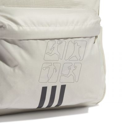 5. Plecak adidas Classic Badge of Sport 3-Stripes IR9757