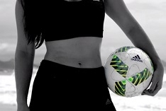 Futbol w rytmie samby. ERREJOTA: nowa piłka meczowa adidas na rok 2016
