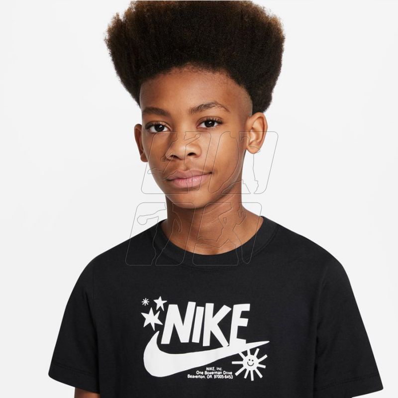 3. Koszulka Nike Sportswear Jr DR8801 010