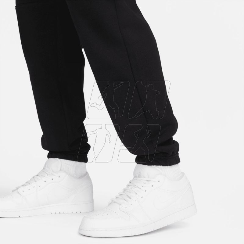 4. Spodnie Nike Jordan Jumpman M DJ0260-010