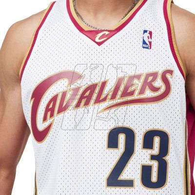 5. Koszulka Mitchell &amp; Ness NBA Swingman Jersey Cavaliers 03 Lebron James M SMJYCP19209-CCAWHIT03LJA