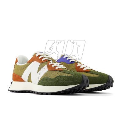 15. Buty New Balance M MS327HC