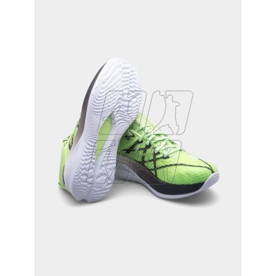 4. Buty Under Armour Velociti Pro 3027560 M-300