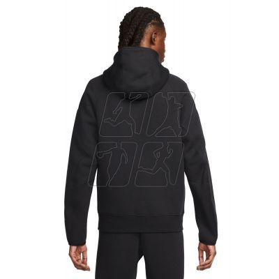 6. Bluza Nike Tech Fleece M FB7921-010