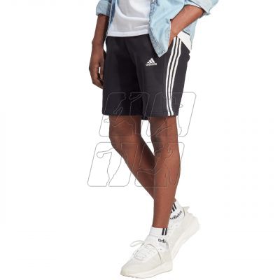 4. Spodenki adidas Essentials Fleece 3-Stripes M IB4026