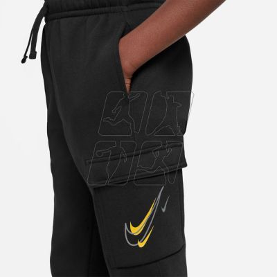 3. Spodnie Nike Sportswear Jr DX2299 011