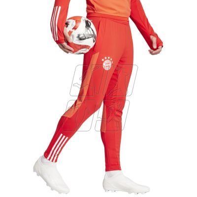 7. Spodnie adidas FC Bayern Training Panty M IQ0605