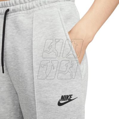 3. Spodnie Nike Sportswear Tech Fleece Pant W FB8330-063