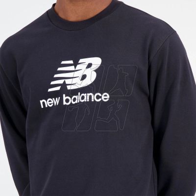 4. Bluza New Balance Essentials Stacked Logo Frenc M MT31538BK