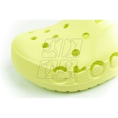 6. Klapki Crocs Baya 10126-3U4