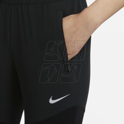 4. Spodnie Nike Dri-FIT Essential W DH6975-010
