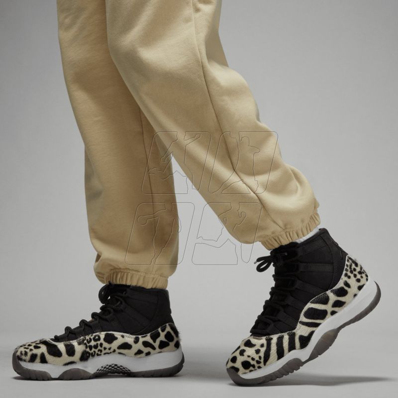4. Spodnie Nike Jordan Flight W DQ4607-234