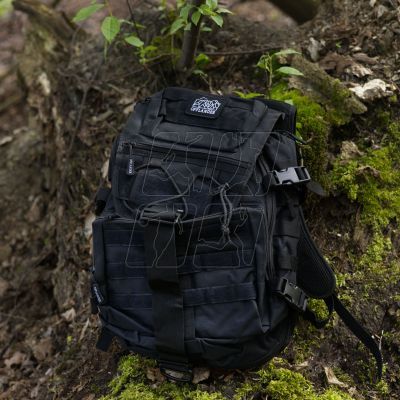 6. Plecak turystyczny Offlander Survival Hiker 35L OFF_CACC_35BK