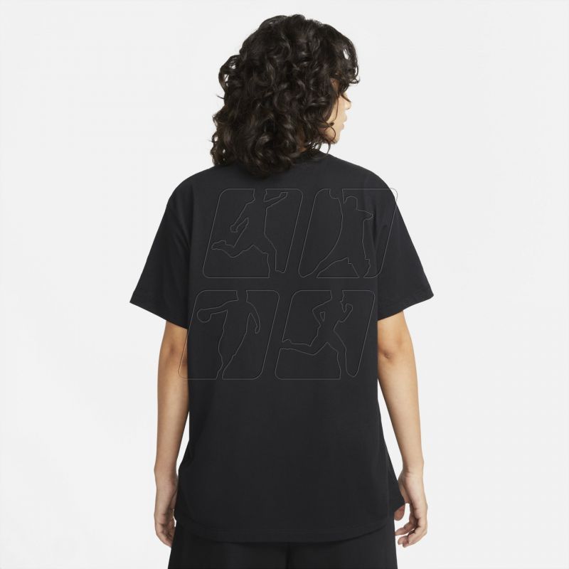 2. Koszulka Nike Sportswear Essential W DN5697-010