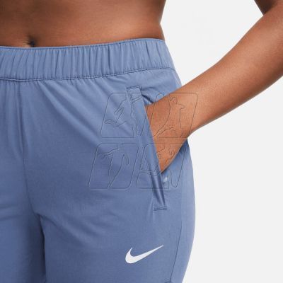 3. Spodnie Nike Dri-FIT Essential W DH6975-491