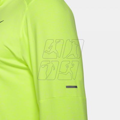 4. Bluza Nike Dri-FIT Element M DD4756-702
