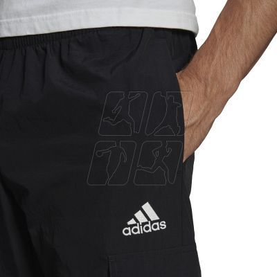 6. Spodnie adidas Essentials Small Logo Woven Cargo 7/8 Pants M HE1859
