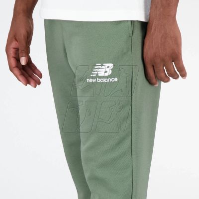 2. Spodnie New Balance Essentials Stacked Logo Fre don M MP31539DON