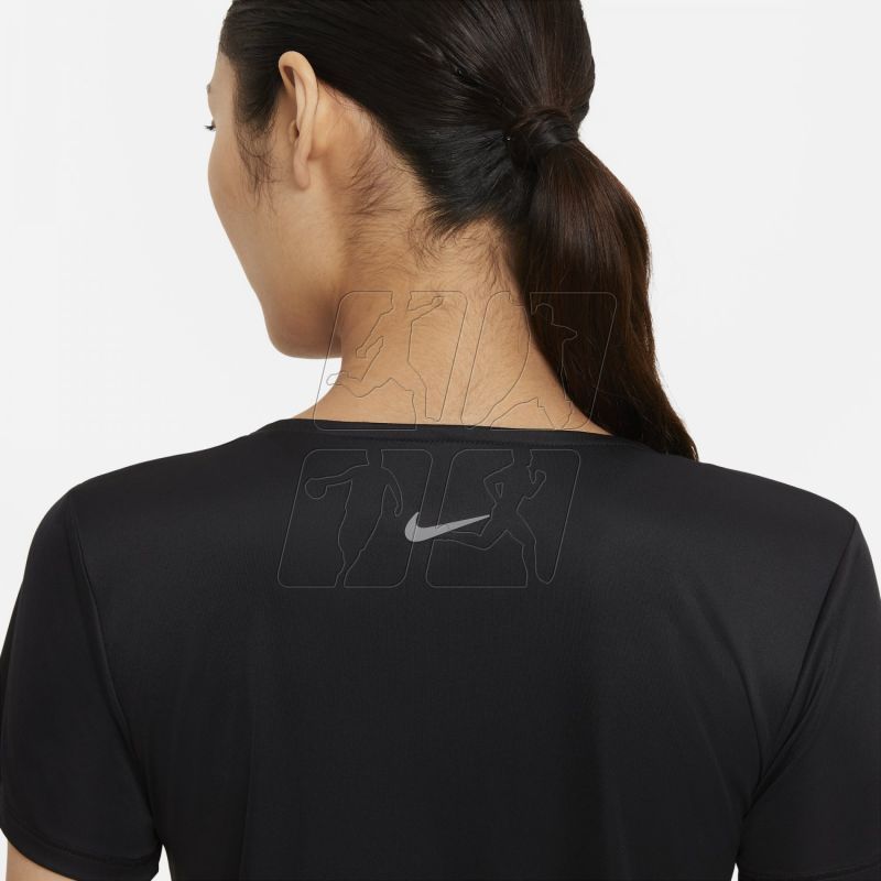 5. Koszulka Nike Swoosh Run W CZ9278-010