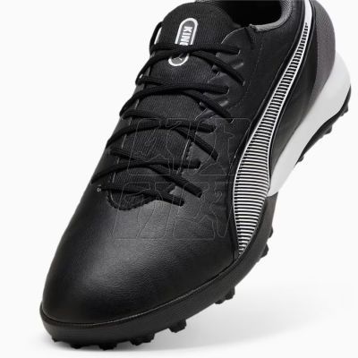 8. Buty piłkarskie Puma King Match TT M 107879-01