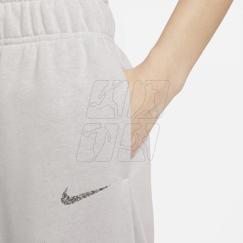 3. Spodnie Nike Sportswear Collection Essentials W DJ6941-094