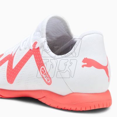 9. Buty piłkarskie Puma Future Play IT Jr 107393-01