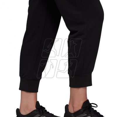 5. Spodnie adidas Essentials 7/8 W GM5541