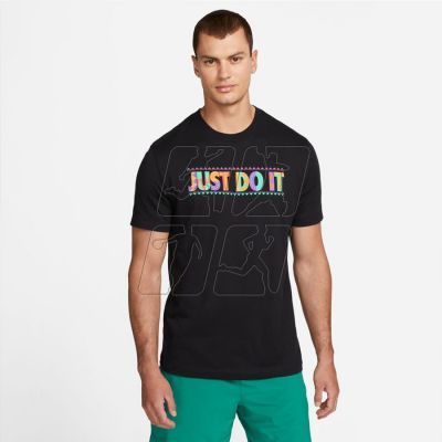 5. Koszulka Nike Dri-Fit M DX0987 010