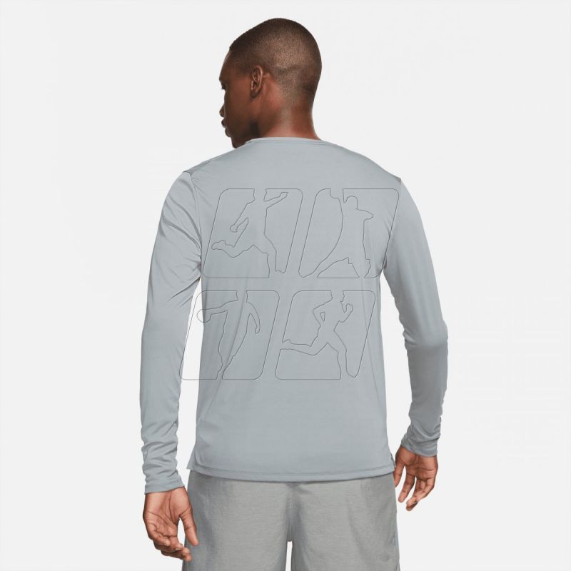 2. Koszulka Nike Dri-FIT Miler M DD4576-084