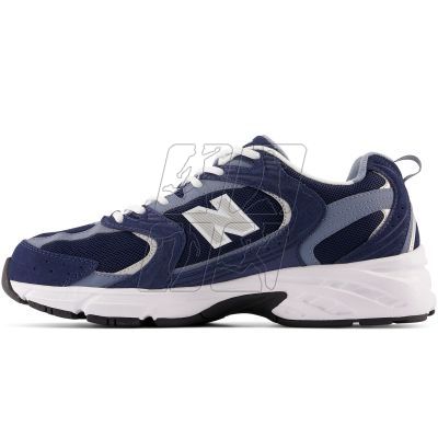 8. Buty New Balance MR530CA