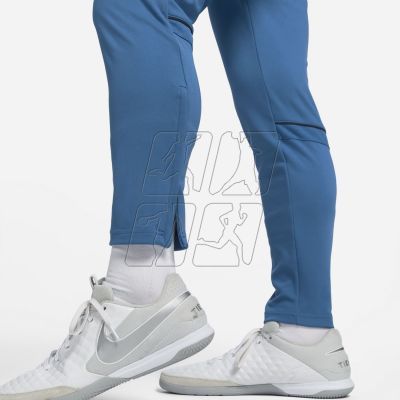 4. Spodnie Nike Academy 21 M CW6122-407