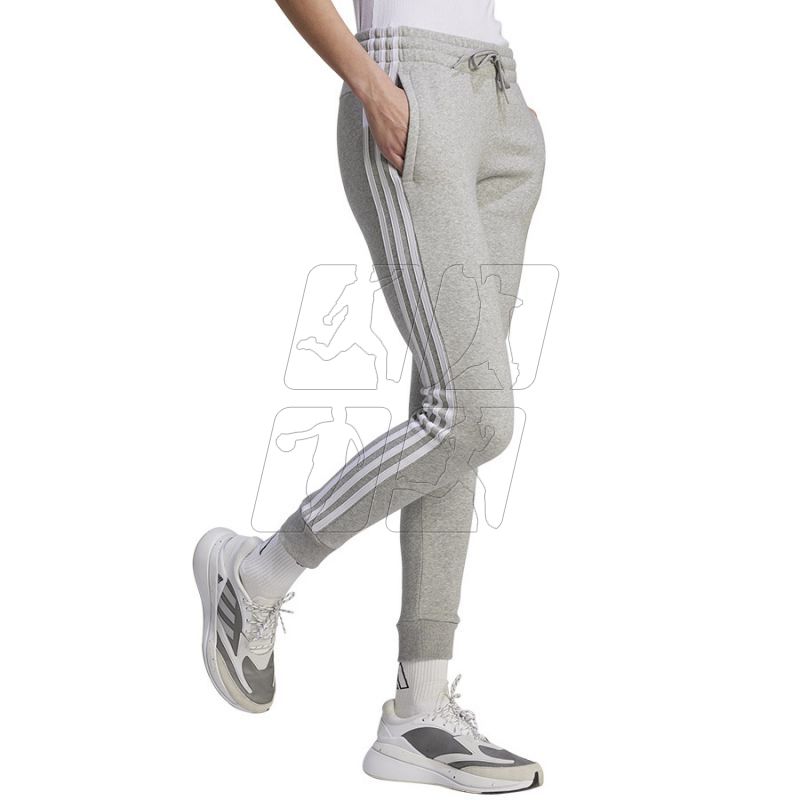 3. Spodnie adidas 3 Stripes FL C Pant W IL3282